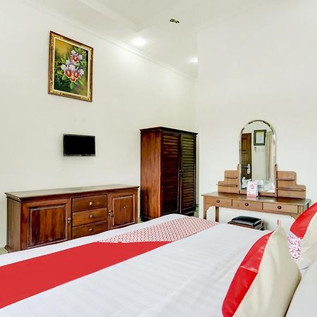 Super Oyo 3261 Hotel Ratu Denpasar Extérieur photo