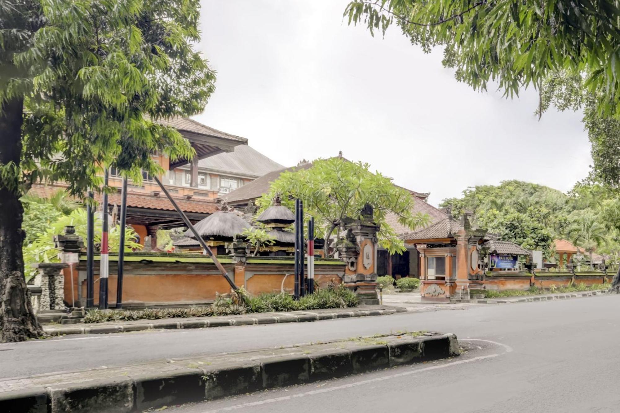 Super Oyo 3261 Hotel Ratu Denpasar Extérieur photo