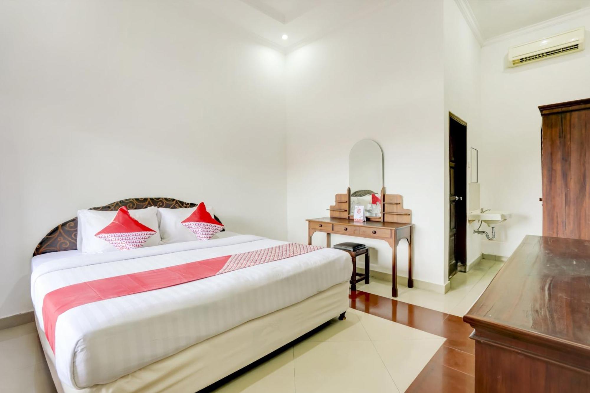 Super Oyo 3261 Hotel Ratu Denpasar Extérieur photo