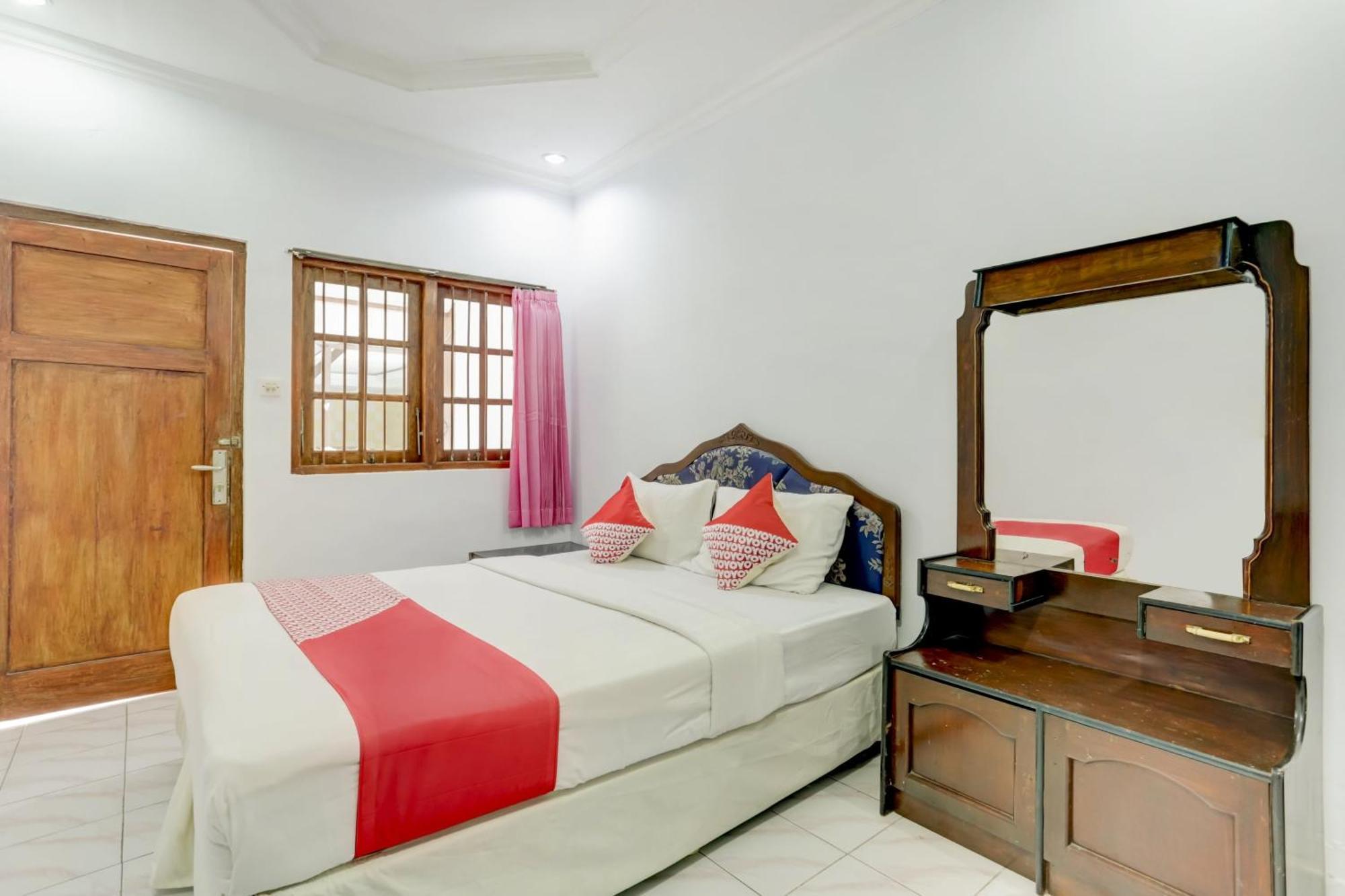 Super Oyo 3261 Hotel Ratu Denpasar Extérieur photo