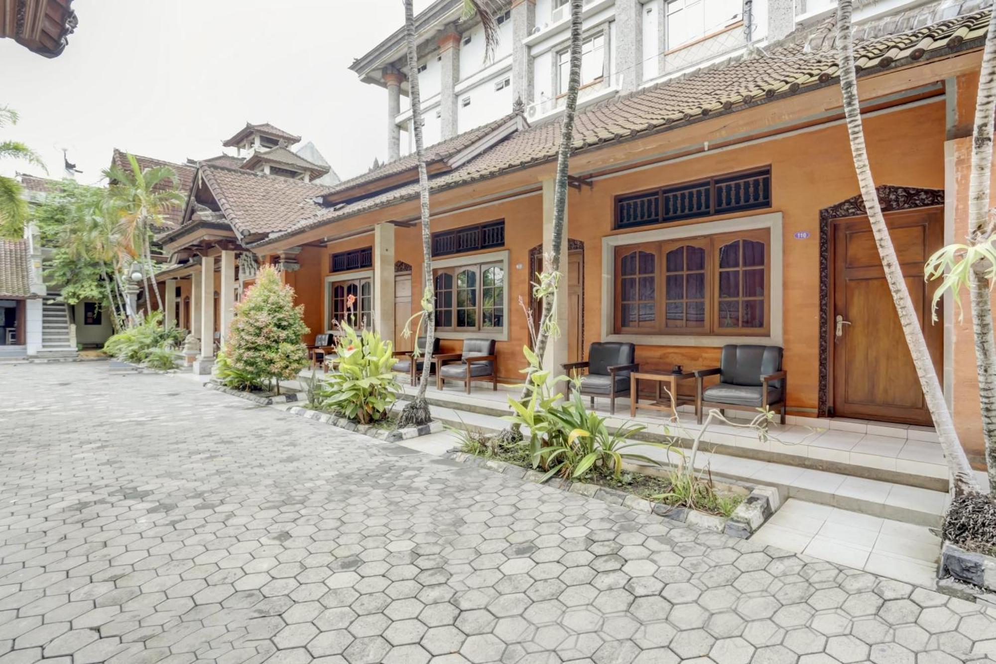 Super Oyo 3261 Hotel Ratu Denpasar Extérieur photo