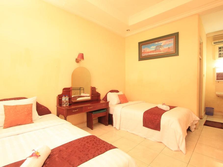 Super Oyo 3261 Hotel Ratu Denpasar Extérieur photo